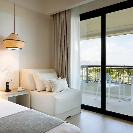 Grand Palladium Garden Beach & Spa Szálloda 5*