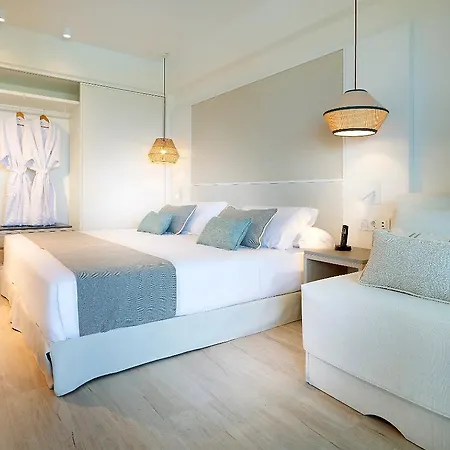 Grand Palladium Garden Beach & Spa 5*